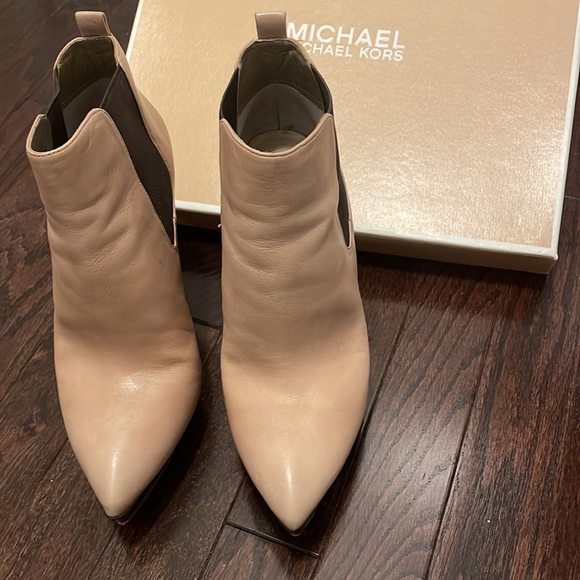Michael Kors Meadow Booti Khaki color size 7.5 - Picture 2 of 5